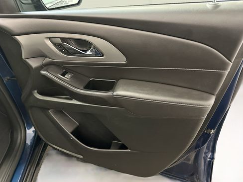 Used 2023 Chevrolet Traverse LT AWD/4WD image 35
