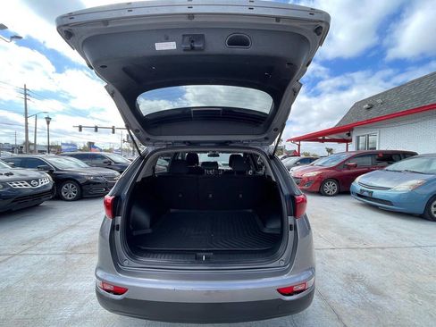 Used 2017 Kia Sportage LX image 8