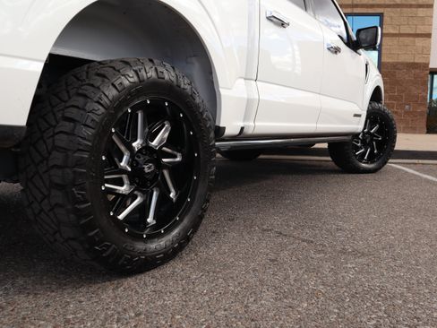 Used 2021 Ford F150 Lariat w/ Equipment Group 502A High image 11