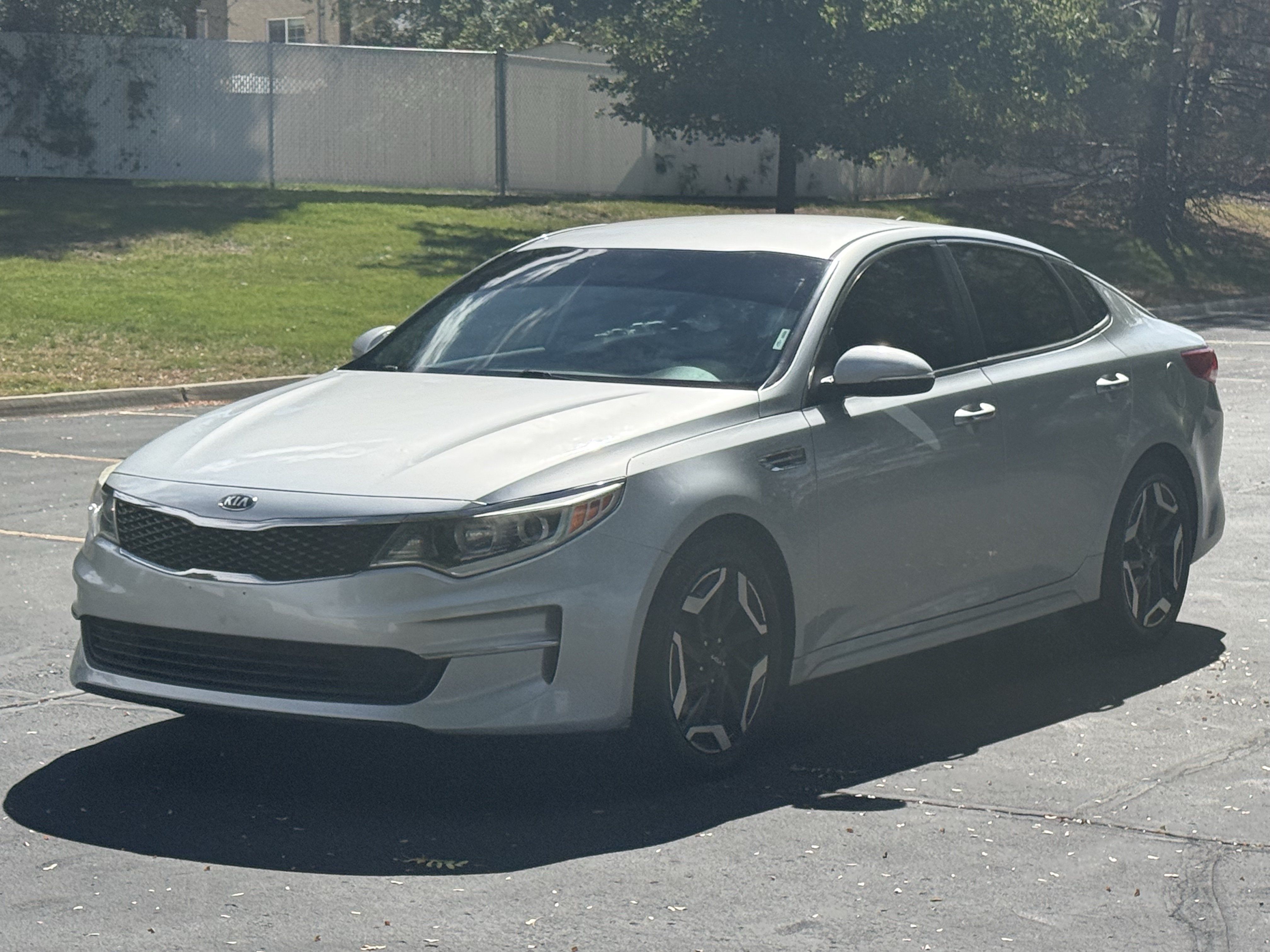 Used 2017 Kia Optima LX FWD image 8