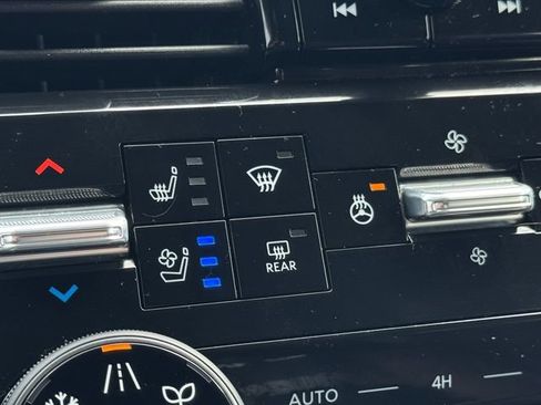 Certified 2025 Nissan Armada Platinum AWD/4WD image 16