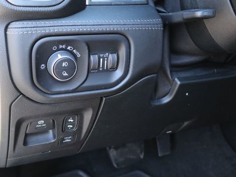 Used 2020 RAM 1500 Limited w/ Advanced Safety Group image 12