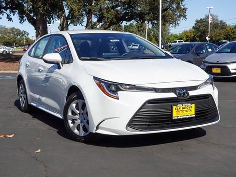 New 2026 Toyota Corolla LE FWD image 2