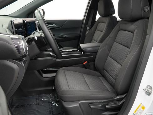 Certified 2025 Chevrolet Equinox LT FWD image 8