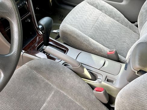 Used 2001 Nissan Altima GXE image 16