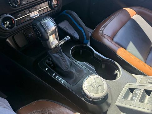 Certified 2023 Ford Bronco Outer Banks w/ Sasquatch Package AWD/4WD image 32