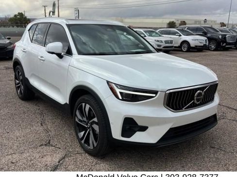 Used 2023 Volvo XC40 B5 Ultimate w/ Climate Package AWD/4WD image 4