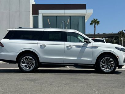 New 2027 Lincoln Navigator L Premier