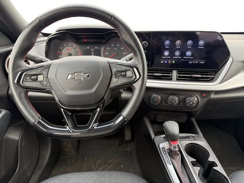 Used 2024 Chevrolet Trax RS FWD image 11