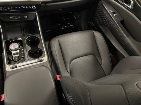 Used 2025 Kia Carnival SX Prestige FWD image 16