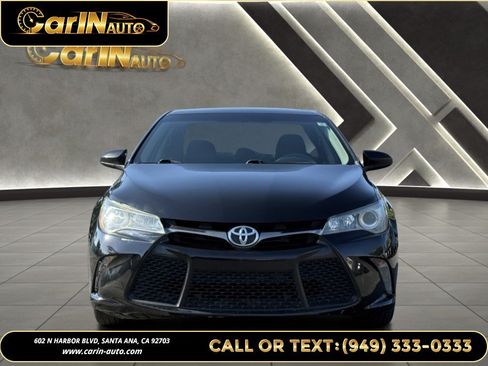 Used 2015 Toyota Camry XSE w/ Moonroof Package FWD image 2