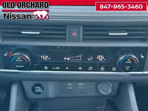 Used 2024 Nissan Rogue SV w/ SV Premium Package AWD/4WD image 18