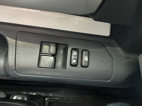 Used 2012 Toyota FJ Cruiser 4WD w/ Upgrade Pkg image 8