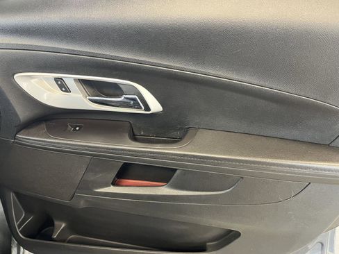 Used 2017 Chevrolet Equinox LT w/ Convenience Package image 15