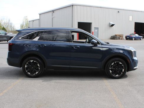 Used 2024 Kia Sorento S w/ Panoramic Sunroof Package AWD/4WD image 4