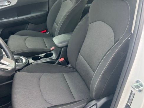 Used 2024 Kia Forte LXS image 12