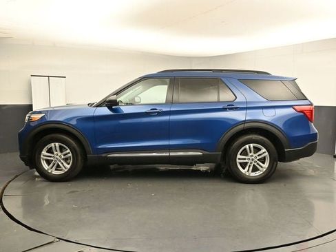 Used 2023 Ford Explorer XLT w/ Equipment Group 202A AWD/4WD image 6