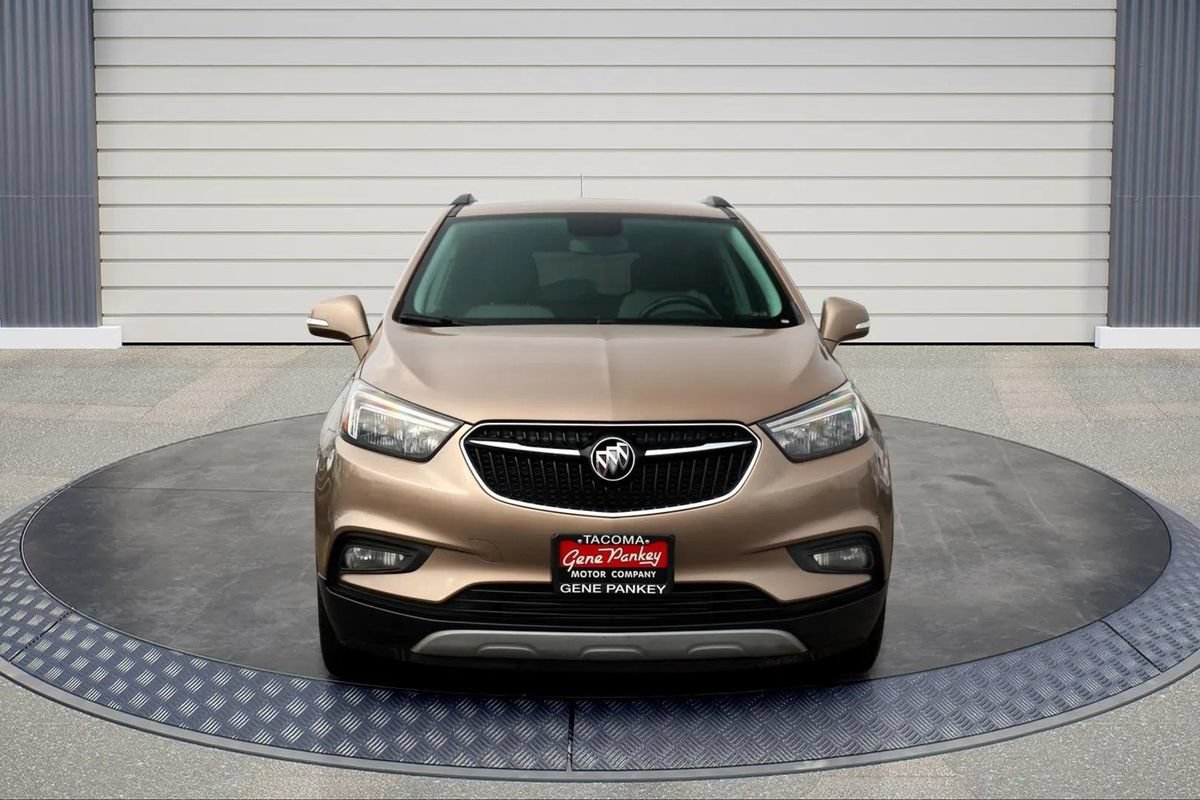 Used 2019 Buick Encore Sport Touring w/ Safety Package FWD image 2