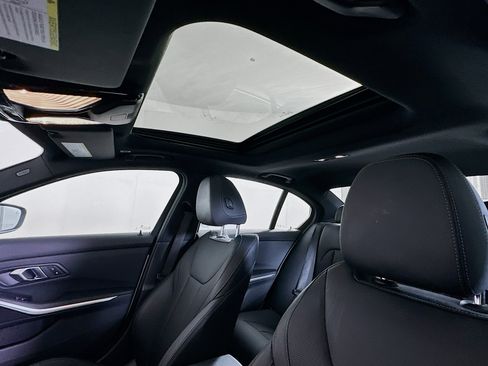 Used 2025 BMW 330i Sedan image 27