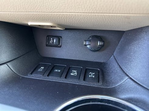 Used 2016 Toyota Highlander Limited image 25