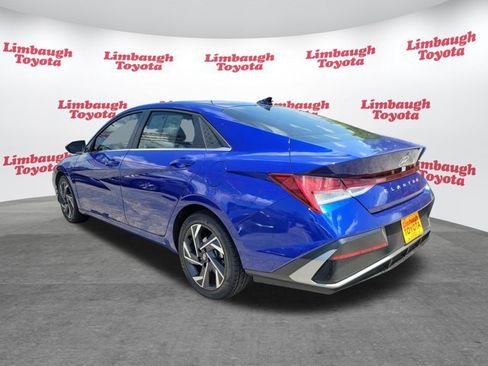 Used 2025 Hyundai Elantra SEL FWD image 23