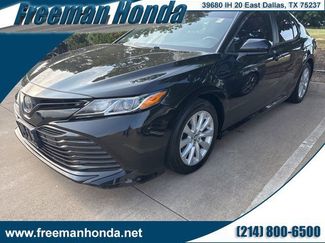 Used 2018 Toyota Camry LE video 1