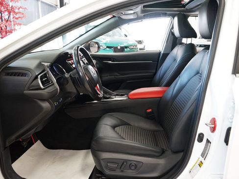 Used 2019 Toyota Camry SE FWD image 26