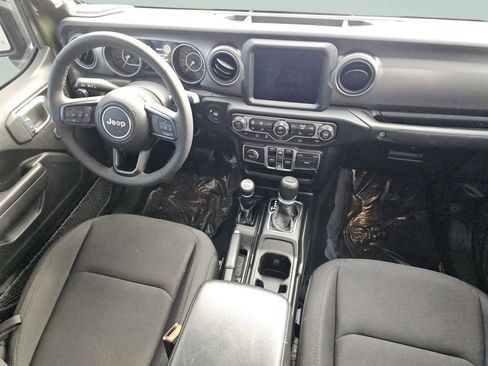 Used 2023 Jeep Gladiator Sport AWD/4WD image 27