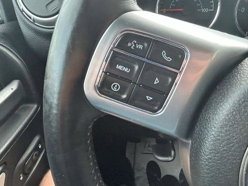 Used 2016 Jeep Wrangler Unlimited Rubicon AWD/4WD image 18