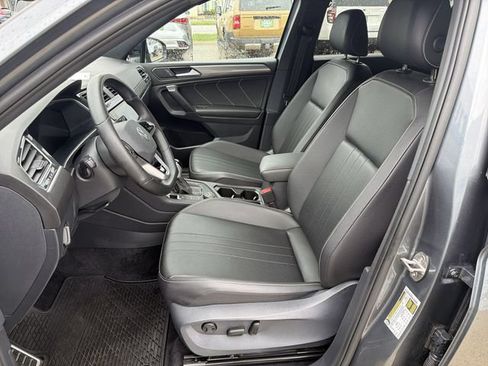 Used 2024 Volkswagen Tiguan SE R-Line AWD/4WD image 13