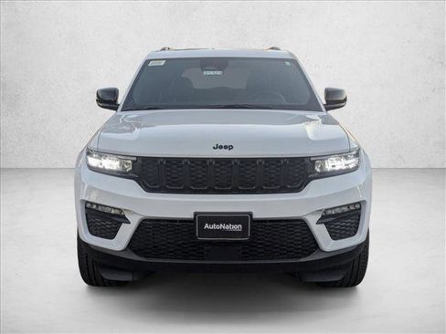 New 2025 Jeep Grand Cherokee Limited image 6