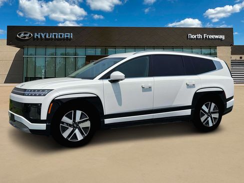 New 2026 Hyundai Ioniq 9 SEL image 2