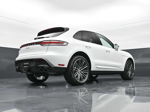 New 2026 Porsche Macan AWD/4WD image 40