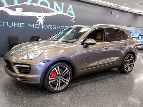 Used 2011 Porsche Cayenne Turbo w/ Premium Pkg Plus image 2