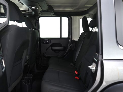 Used 2018 Jeep Wrangler Unlimited Sport S image 16