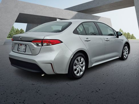 Used 2024 Toyota Corolla LE FWD image 6
