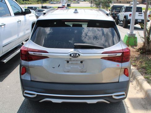 Used 2021 Kia Seltos S FWD image 7