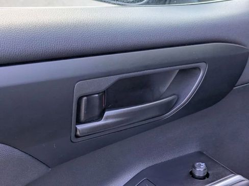 Certified 2025 Toyota Highlander LE FWD image 10