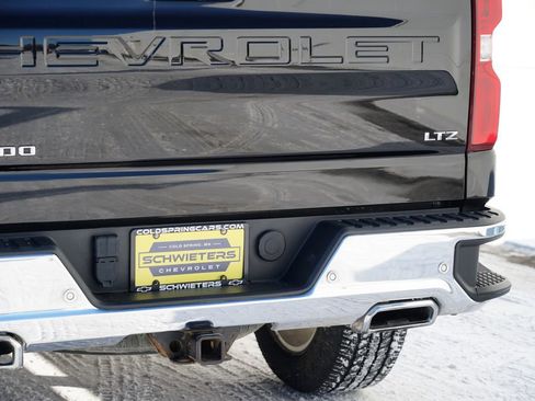 Used 2020 Chevrolet Silverado 1500 LTZ w/ LTZ Premium Package image 11