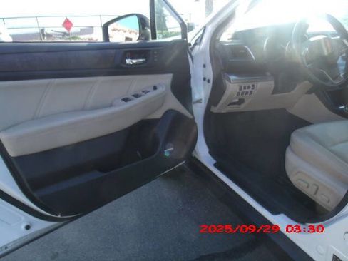 Used 2018 Subaru Outback 2.5i Limited image 18