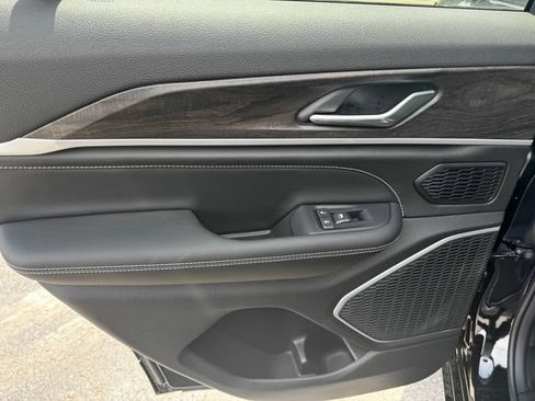 New 2026 Jeep Grand Cherokee Limited AWD/4WD image 19