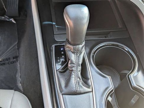 Used 2018 Toyota Camry SE FWD image 12