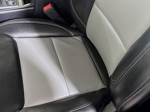 Used 2022 Ford Explorer XLT w/ Equipment Group 202A image 20