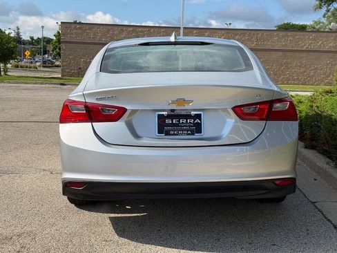 Used 2017 Chevrolet Malibu LT FWD image 4