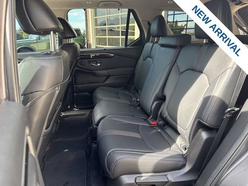 Used 2025 Honda Pilot Touring image 14