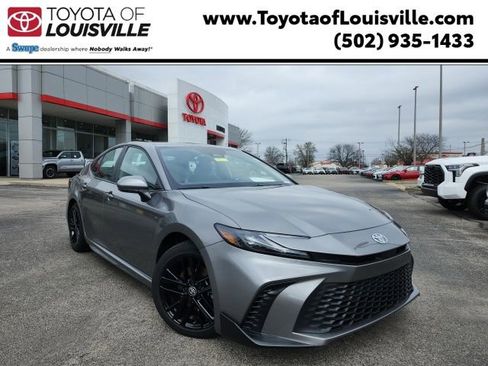 Certified 2025 Toyota Camry SE image 1