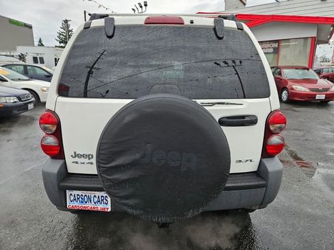 Used 2005 Jeep Liberty Sport image 4