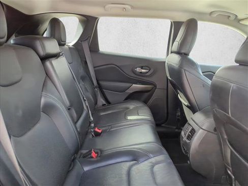 Used 2020 Jeep Cherokee Limited image 17