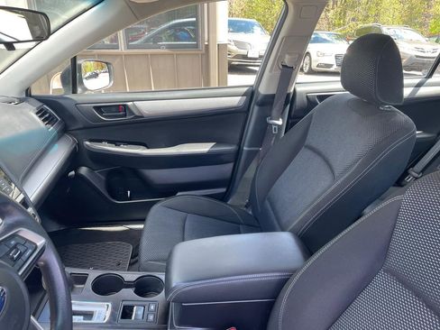 Used 2018 Subaru Outback 2.5i AWD/4WD image 14