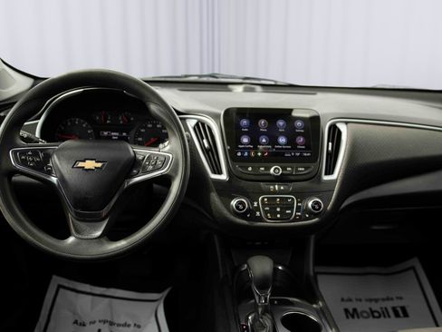 Used 2023 Chevrolet Malibu LT FWD image 3